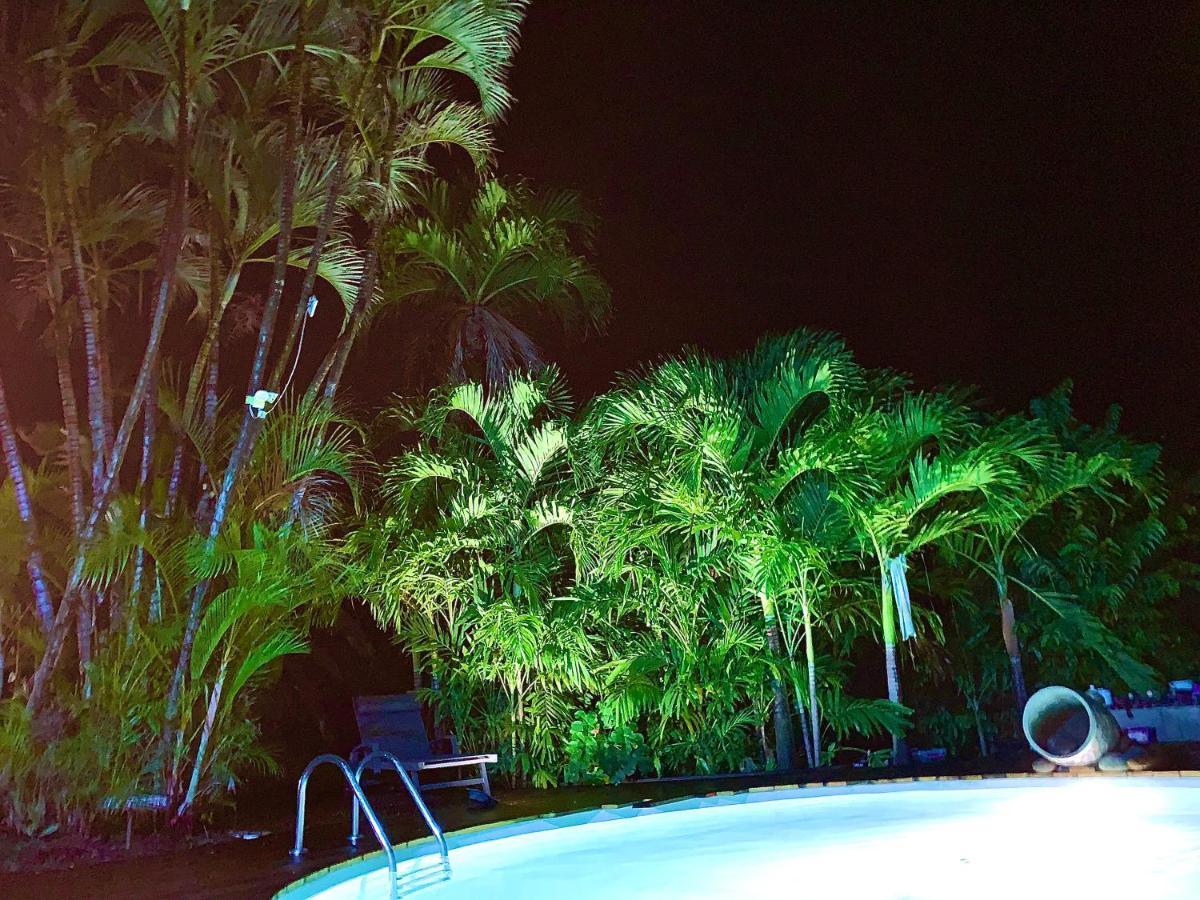 LODGE PAMPLEMOUSSE avec PISCINE privative , dans parc calme à 500 m plage Le Carbet Exterior foto